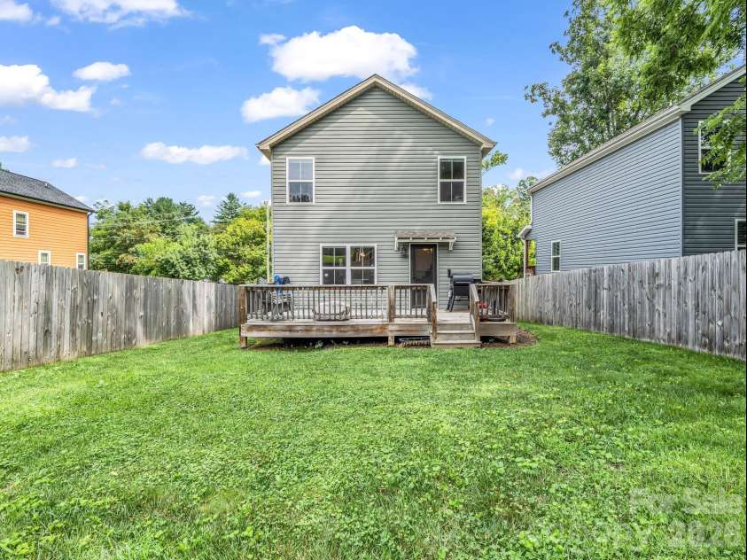 27 Busbee View Road, Asheville, NC 28803.  MLS# CAR4413713, YatesRealty ID 44403. 