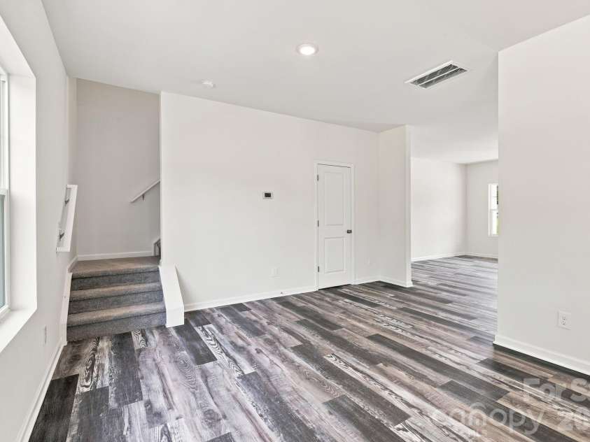2604 Greencrest Lane, Statesville, NC 28677.  MLS# CAR4389908, YatesRealty ID 44406. Dining Area