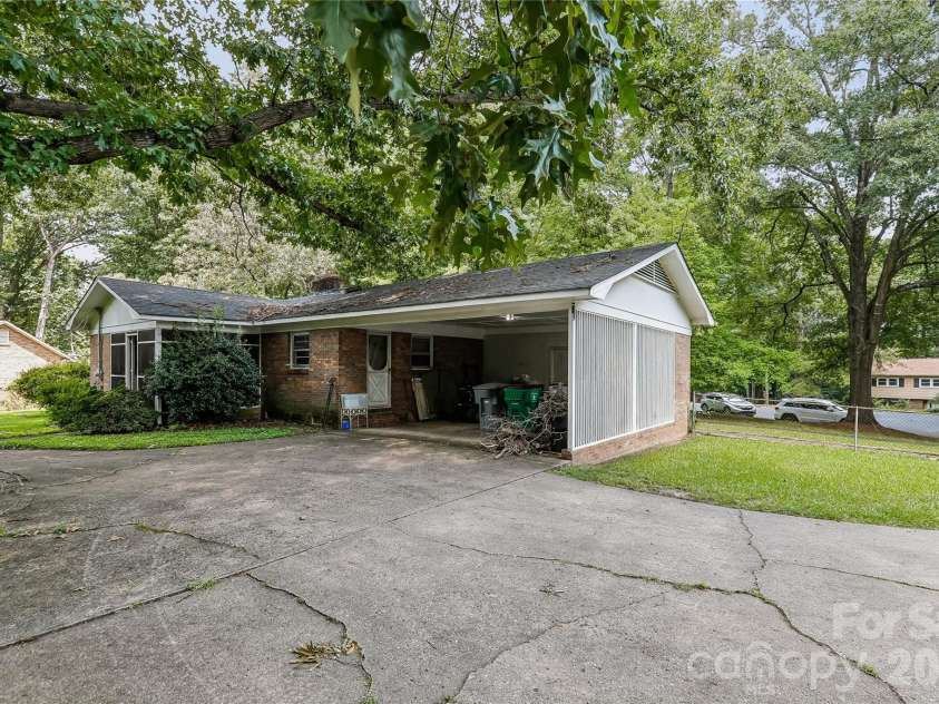 7816 Elwood Drive, Charlotte, NC 28227.  MLS# CAR4414188, YatesRealty ID 44407. 
