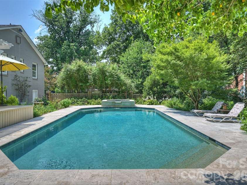 2601 Cloister Drive, Charlotte, NC 28211.  MLS# CAR4411673, YatesRealty ID 44408. 