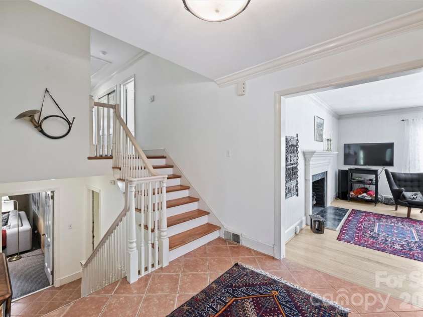 2601 Cloister Drive, Charlotte, NC 28211.  MLS# CAR4411673, YatesRealty ID 44408. 