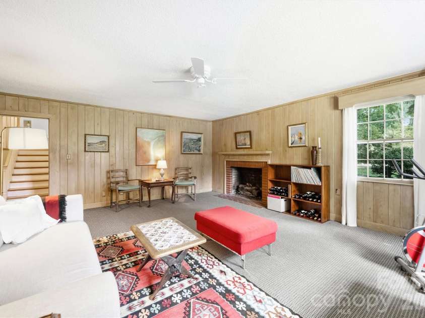 2601 Cloister Drive, Charlotte, NC 28211.  MLS# CAR4411673, YatesRealty ID 44408. 
