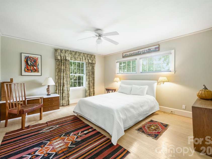 2601 Cloister Drive, Charlotte, NC 28211.  MLS# CAR4411673, YatesRealty ID 44408. 