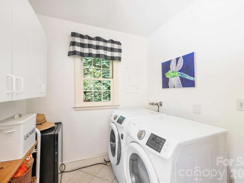 2601 Cloister Drive, Charlotte, NC 28211.  MLS# CAR4411673, YatesRealty ID 44408. 