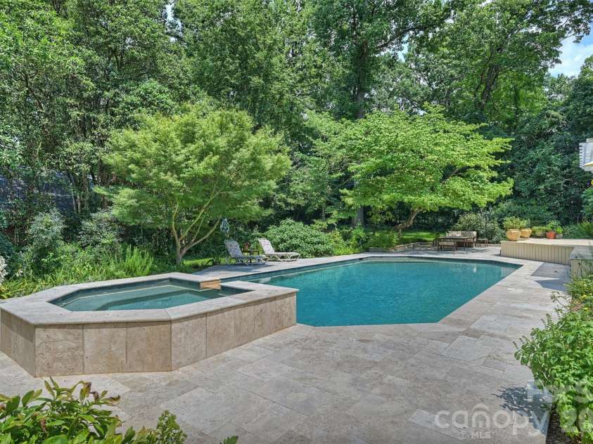2601 Cloister Drive, Charlotte, NC 28211.  MLS# CAR4411673, YatesRealty ID 44408. 