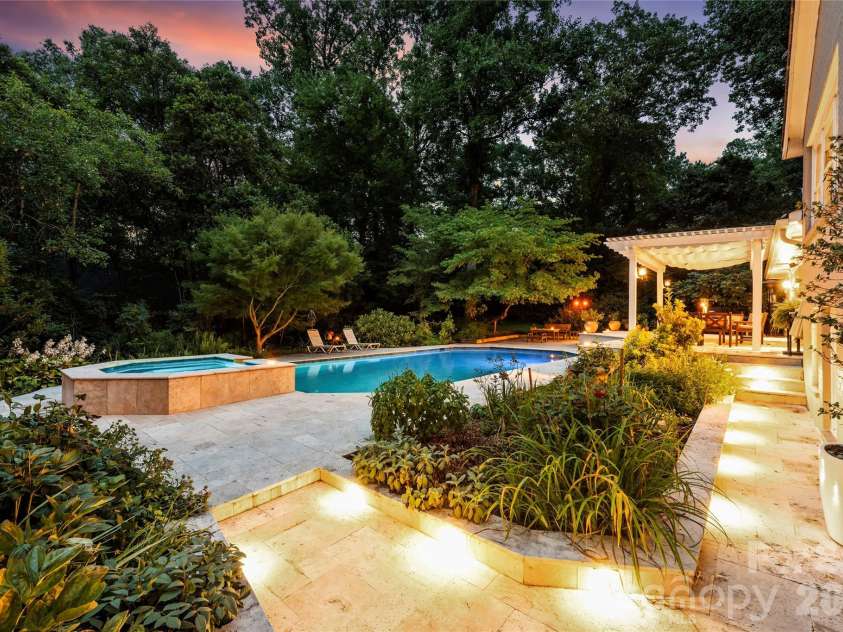 2601 Cloister Drive, Charlotte, NC 28211.  MLS# CAR4411673, YatesRealty ID 44408. 