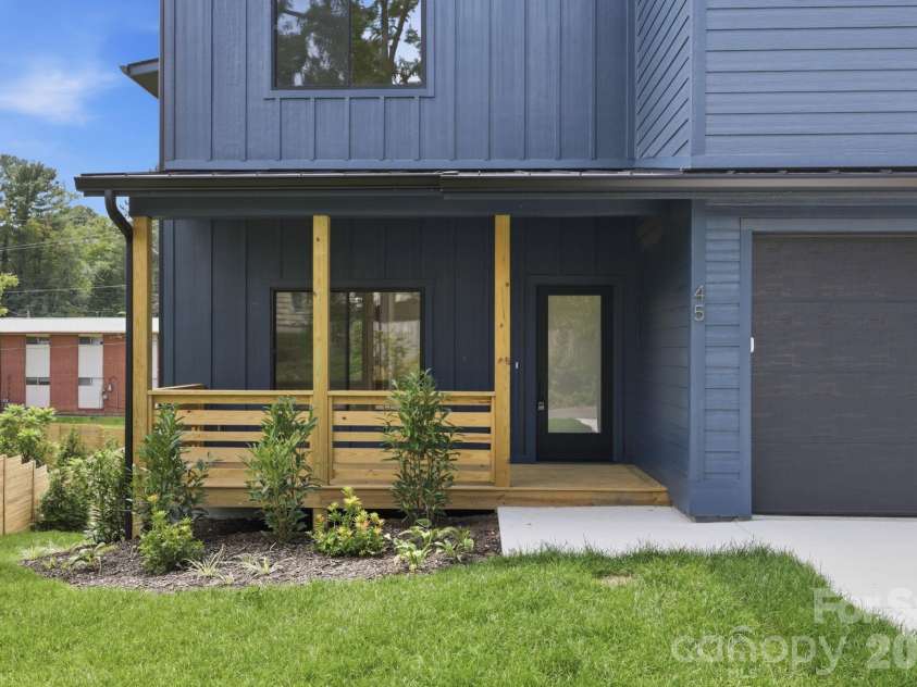 45 Johnson Drive, Asheville, NC 28804.  MLS# CAR4414814, YatesRealty ID 44409. 