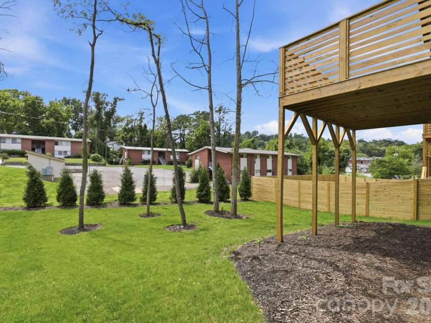45 Johnson Drive, Asheville, NC 28804.  MLS# CAR4414814, YatesRealty ID 44409. 