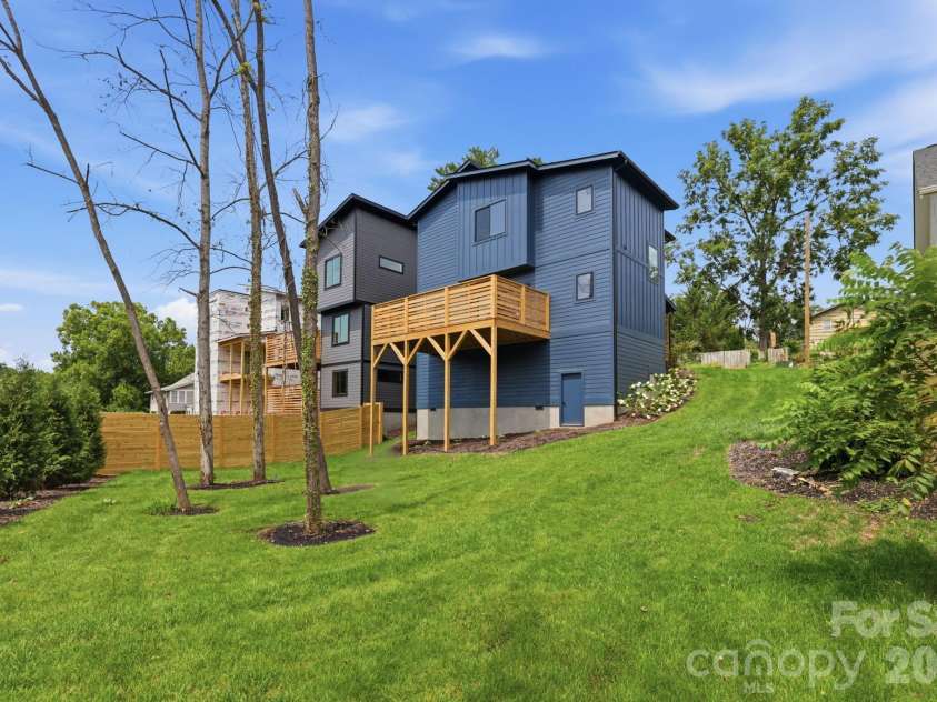 45 Johnson Drive, Asheville, NC 28804.  MLS# CAR4414814, YatesRealty ID 44409. 
