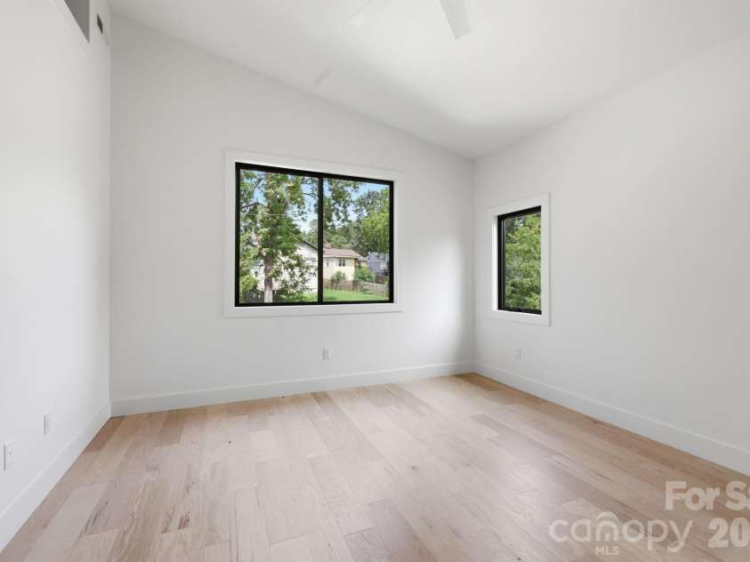 45 Johnson Drive, Asheville, NC 28804.  MLS# CAR4414814, YatesRealty ID 44409. 