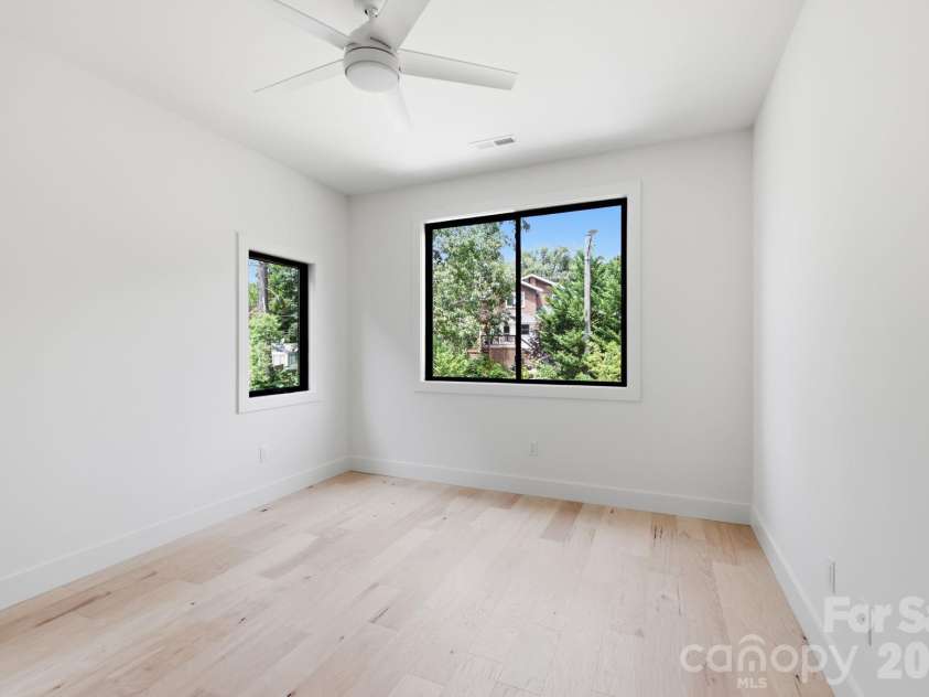 45 Johnson Drive, Asheville, NC 28804.  MLS# CAR4414814, YatesRealty ID 44409. 