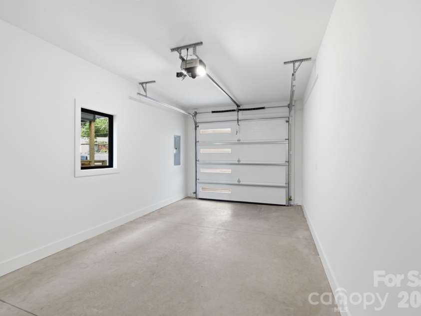 45 Johnson Drive, Asheville, NC 28804.  MLS# CAR4414814, YatesRealty ID 44409. 
