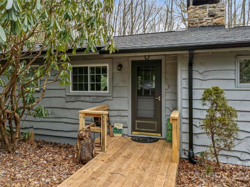 6420 Gingercake Road, Newland, NC 28657.  MLS# CAR4218848, YatesRealty ID 4441. 