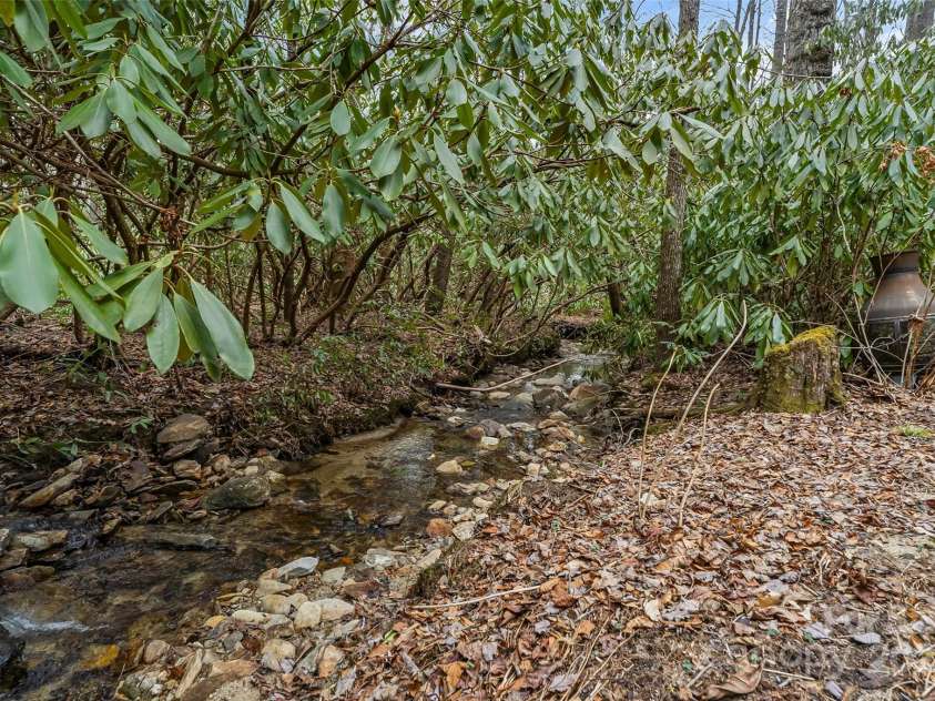 6420 Gingercake Road, Newland, NC 28657.  MLS# CAR4218848, YatesRealty ID 4441. 