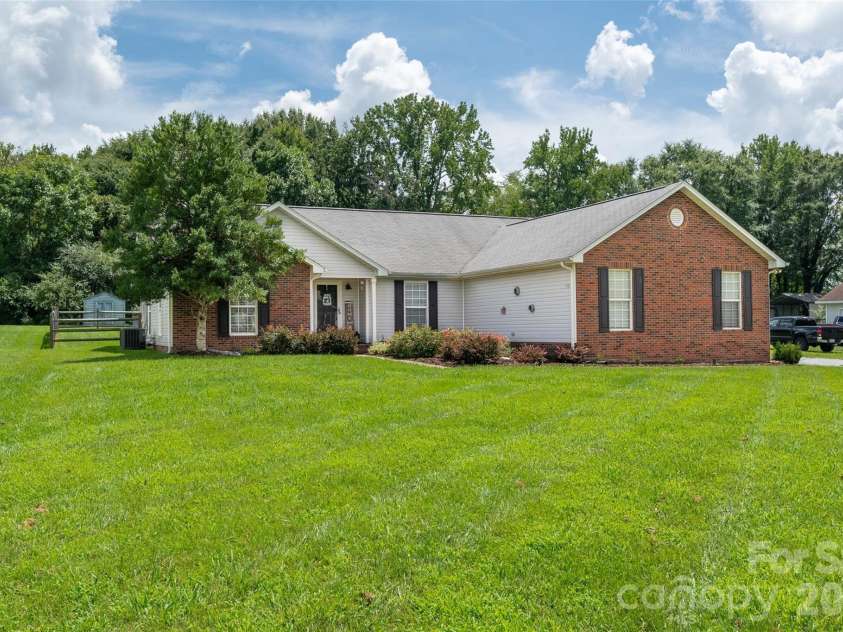 3209 Monte Drive, Monroe, NC 28110.  MLS# CAR4412085, YatesRealty ID 44411. 