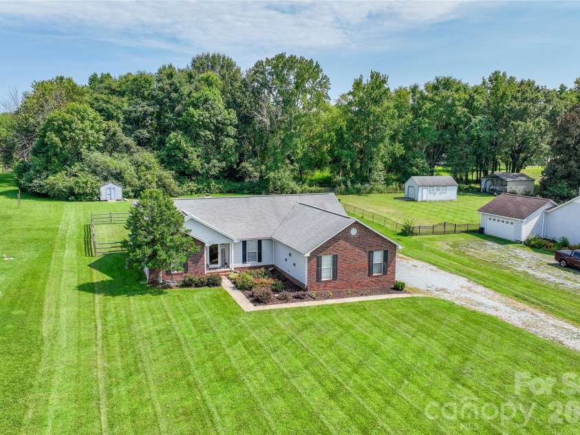 3209 Monte Drive, Monroe, NC 28110.  MLS# CAR4412085, YatesRealty ID 44411. 