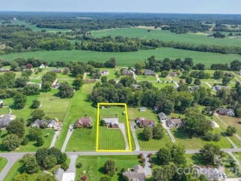 3209 Monte Drive, Monroe, NC 28110.  MLS# CAR4412085, YatesRealty ID 44411. 