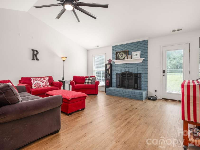 3209 Monte Drive, Monroe, NC 28110.  MLS# CAR4412085, YatesRealty ID 44411. Vaulted greatroom
