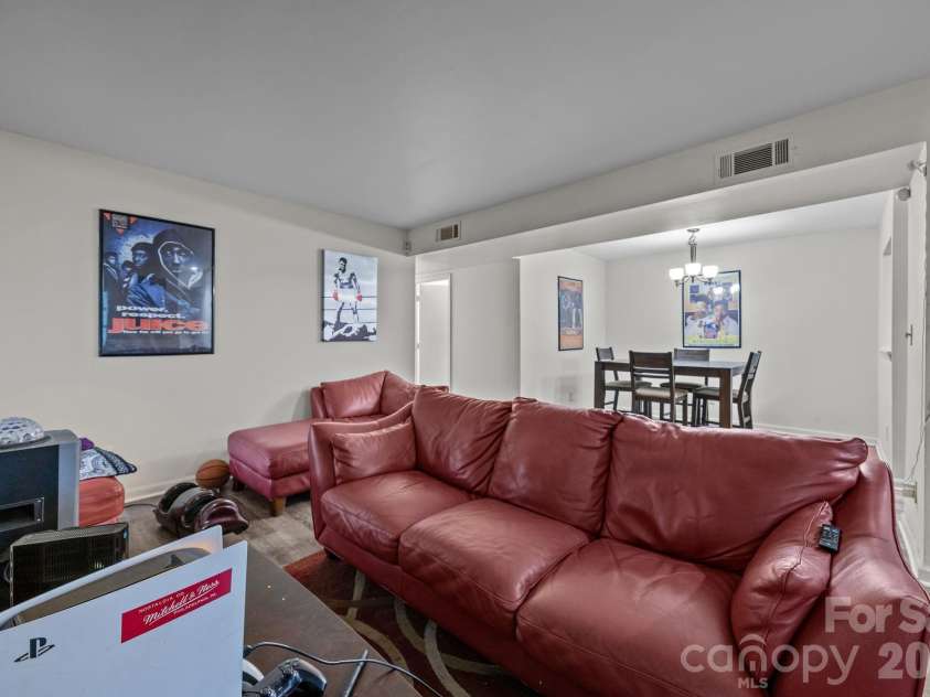 6005 Pinebark Court, Charlotte, NC 28212.  MLS# CAR4413145, YatesRealty ID 44412. 