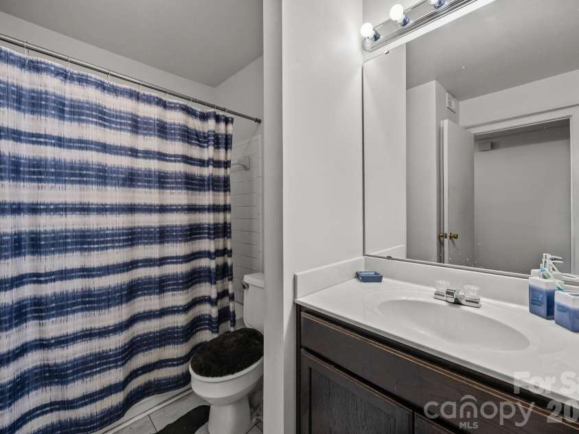 6005 Pinebark Court, Charlotte, NC 28212.  MLS# CAR4413145, YatesRealty ID 44412. 