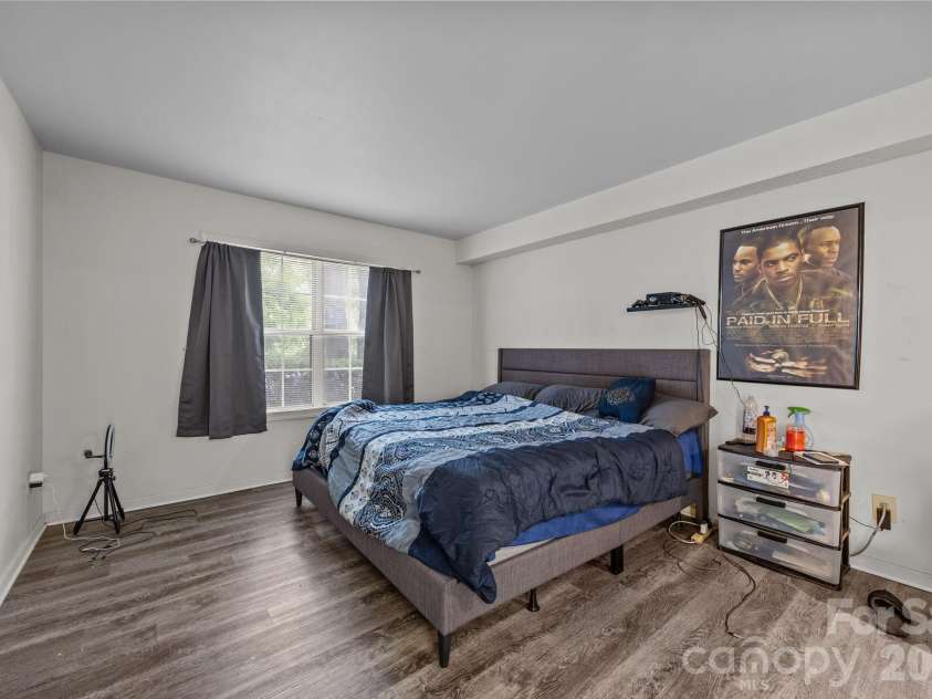 6005 Pinebark Court, Charlotte, NC 28212.  MLS# CAR4413145, YatesRealty ID 44412. 