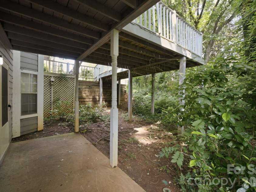 6005 Pinebark Court, Charlotte, NC 28212.  MLS# CAR4413145, YatesRealty ID 44412. 