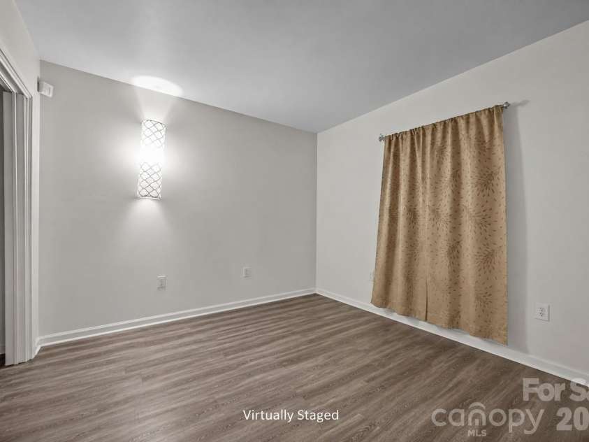 6005 Pinebark Court, Charlotte, NC 28212.  MLS# CAR4413145, YatesRealty ID 44412. 