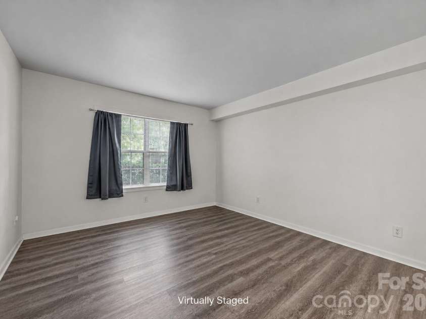 6005 Pinebark Court, Charlotte, NC 28212.  MLS# CAR4413145, YatesRealty ID 44412. 