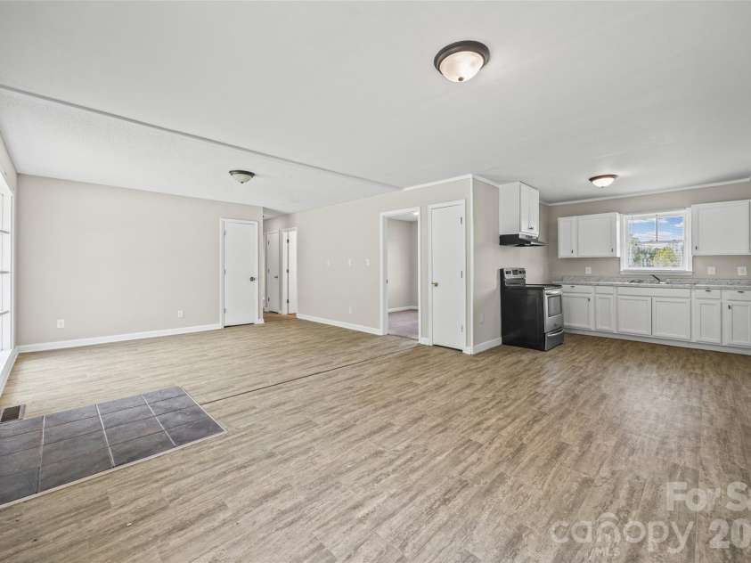 195 Moda Road, Blacksburg, SC 29702.  MLS# CAR4414000, YatesRealty ID 44413. 