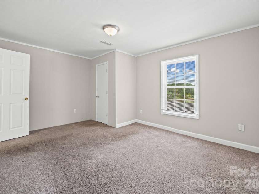 195 Moda Road, Blacksburg, SC 29702.  MLS# CAR4414000, YatesRealty ID 44413. 