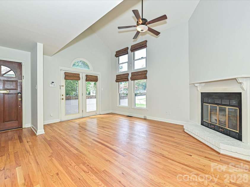 801 Lexington Avenue, Charlotte, NC 28203.  MLS# CAR4411068, YatesRealty ID 44418. 