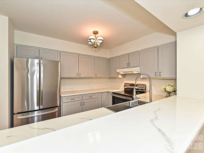 801 Lexington Avenue, Charlotte, NC 28203.  MLS# CAR4411068, YatesRealty ID 44418. 