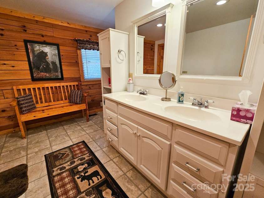 194 Long Ridge Drive, Lake Lure, NC 28746.  MLS# CAR4240542, YatesRealty ID 4442. 