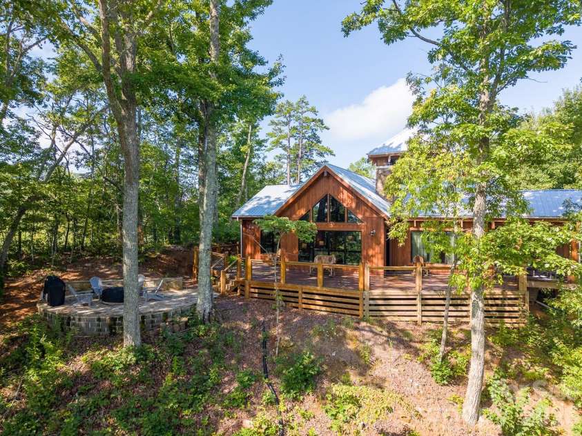 444 Look Out Point, Bryson City, NC 28713.  MLS# CAR4414827, YatesRealty ID 44420. 