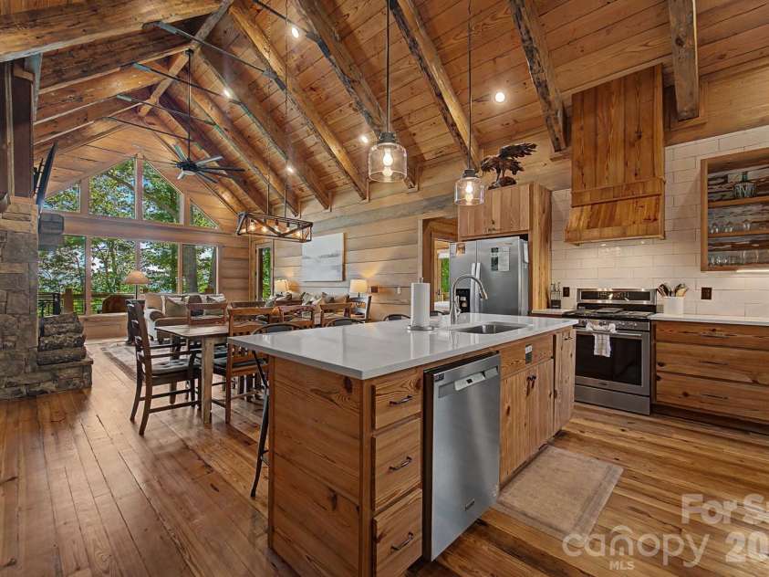 444 Look Out Point, Bryson City, NC 28713.  MLS# CAR4414827, YatesRealty ID 44420. 