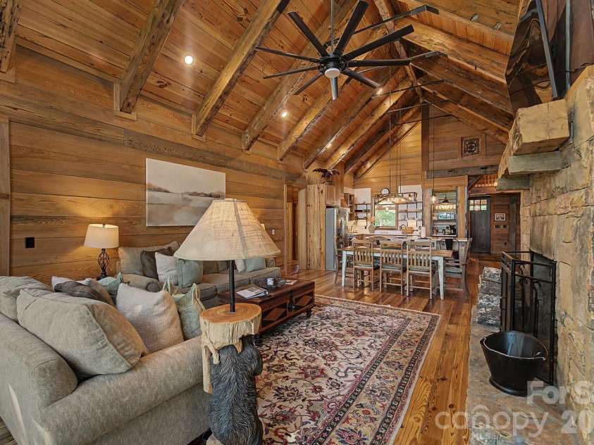 444 Look Out Point, Bryson City, NC 28713.  MLS# CAR4414827, YatesRealty ID 44420. 