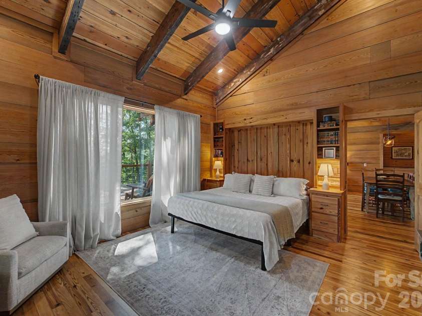 444 Look Out Point, Bryson City, NC 28713.  MLS# CAR4414827, YatesRealty ID 44420. 