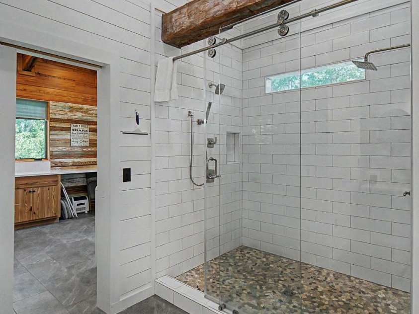 444 Look Out Point, Bryson City, NC 28713.  MLS# CAR4414827, YatesRealty ID 44420. 