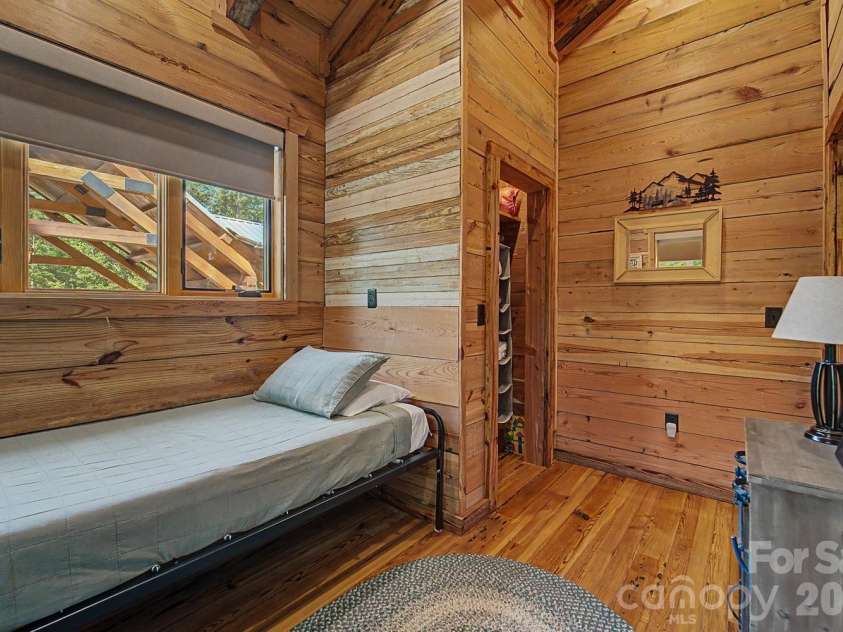 444 Look Out Point, Bryson City, NC 28713.  MLS# CAR4414827, YatesRealty ID 44420. 