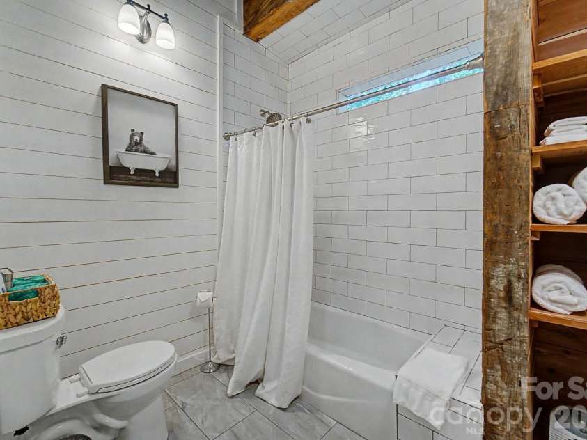 444 Look Out Point, Bryson City, NC 28713.  MLS# CAR4414827, YatesRealty ID 44420. 