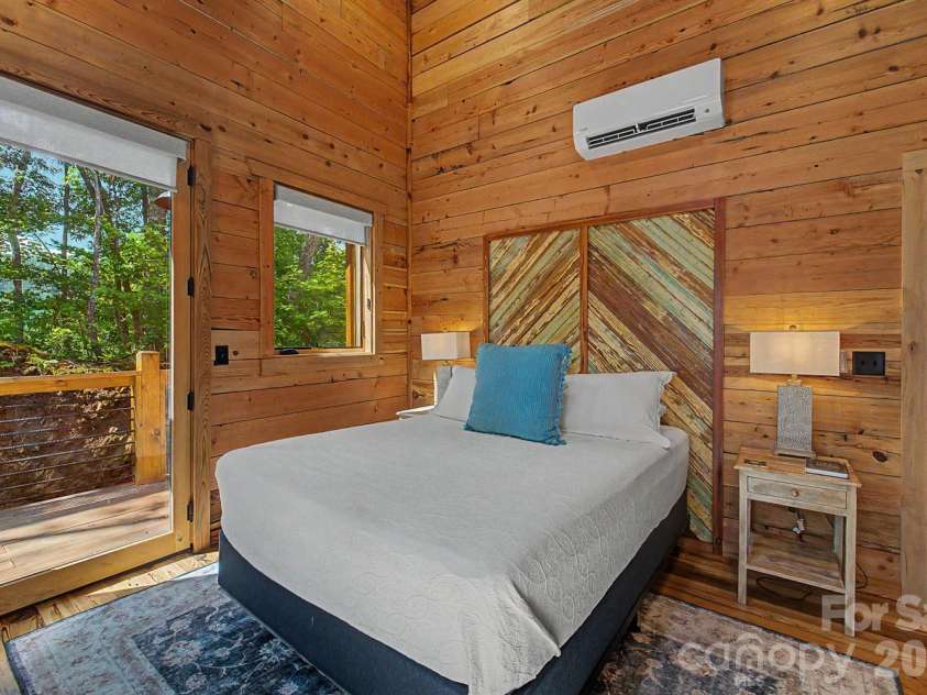 444 Look Out Point, Bryson City, NC 28713.  MLS# CAR4414827, YatesRealty ID 44420. 
