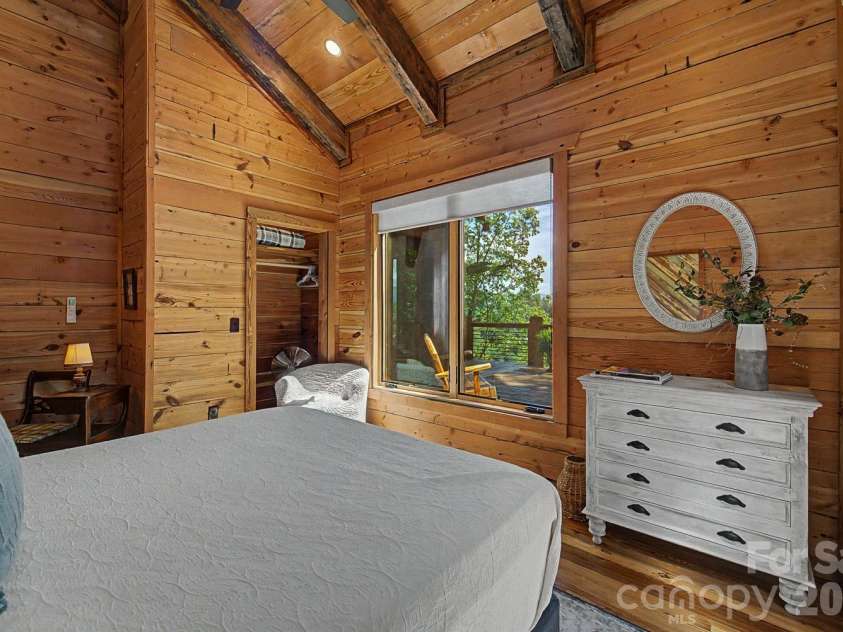 444 Look Out Point, Bryson City, NC 28713.  MLS# CAR4414827, YatesRealty ID 44420. 