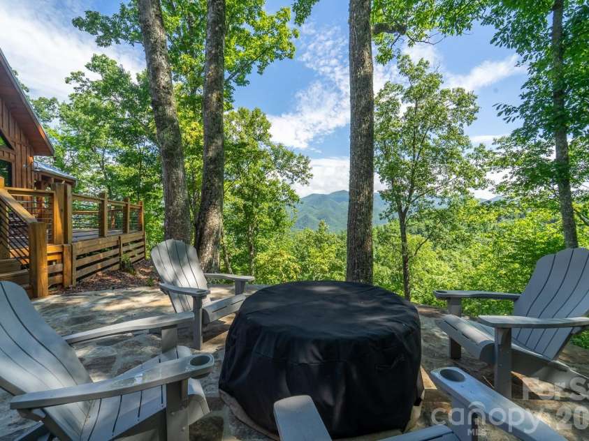 444 Look Out Point, Bryson City, NC 28713.  MLS# CAR4414827, YatesRealty ID 44420. 