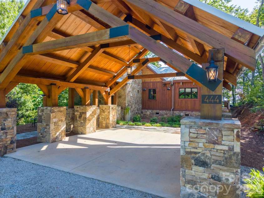 444 Look Out Point, Bryson City, NC 28713.  MLS# CAR4414827, YatesRealty ID 44420. 