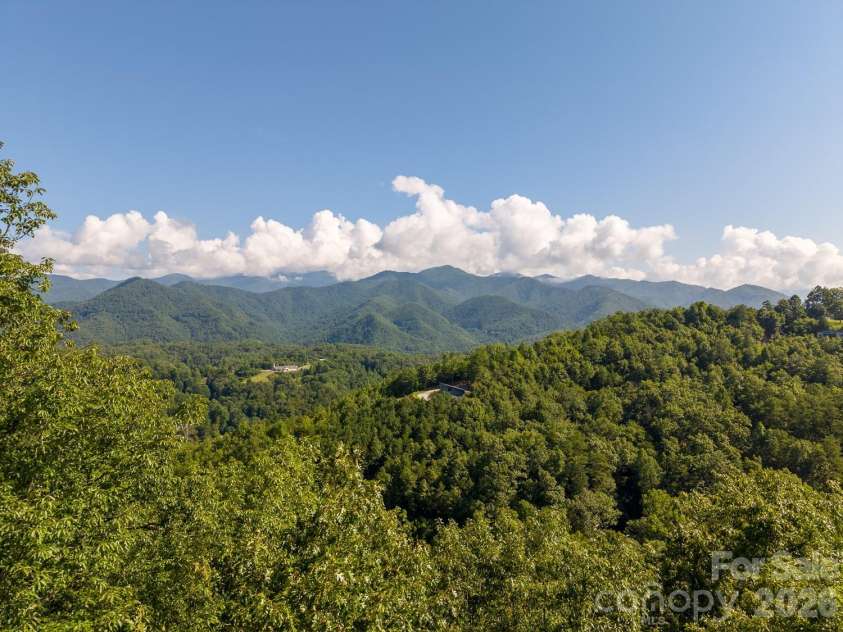 444 Look Out Point, Bryson City, NC 28713.  MLS# CAR4414827, YatesRealty ID 44420. 