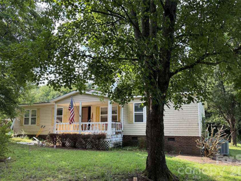 75 Mountain View Drive, Taylorsville, NC 28681.  MLS# CAR4413223, YatesRealty ID 44422. 
