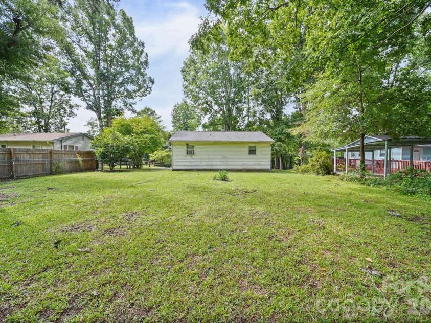 906 10th Avenue, Gastonia, NC 28054.  MLS# CAR4410520, YatesRealty ID 44423. 