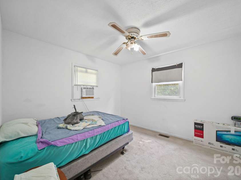 906 10th Avenue, Gastonia, NC 28054.  MLS# CAR4410520, YatesRealty ID 44423. Primary bedroom