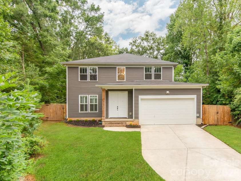 3021 Cresthill Drive, Charlotte, NC 28212.  MLS# CAR4413066, YatesRealty ID 44424. 