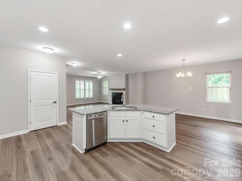 3021 Cresthill Drive, Charlotte, NC 28212.  MLS# CAR4413066, YatesRealty ID 44424. 